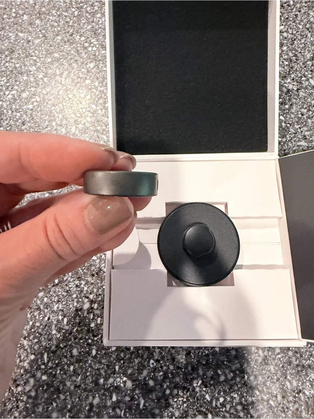 Oura Horizon Ring - Stealth Black